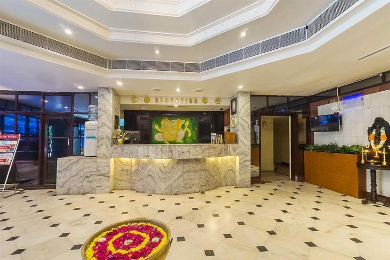 Hotel Mb International Palace Side Mysore Eksteriør billede