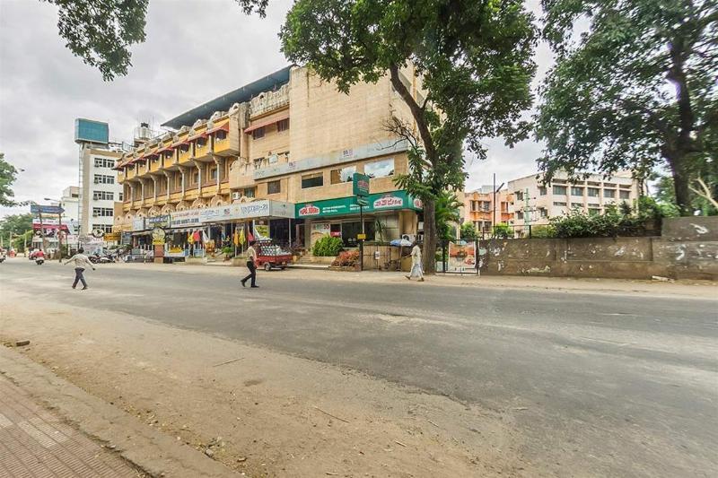 Hotel Mb International Palace Side Mysore Eksteriør billede