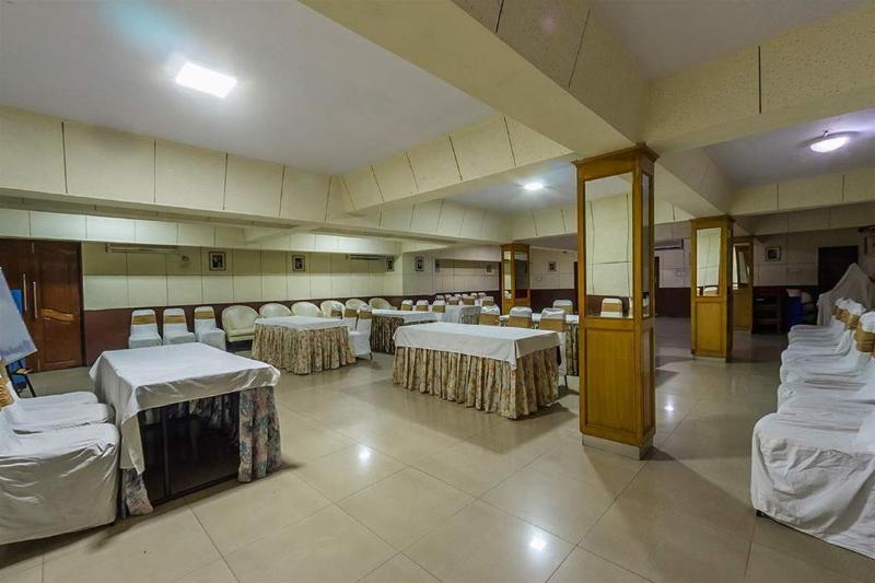 Hotel Mb International Palace Side Mysore Eksteriør billede