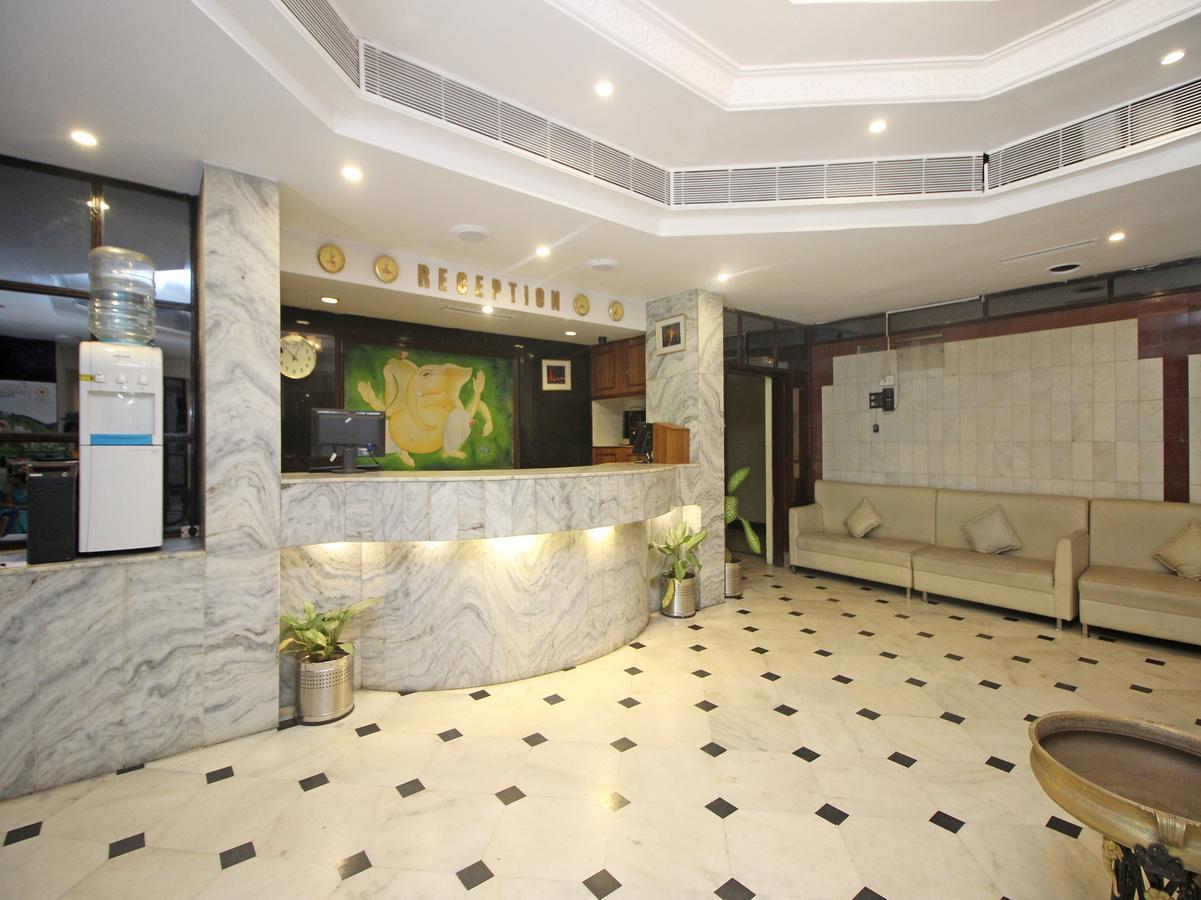 Hotel Mb International Palace Side Mysore Eksteriør billede