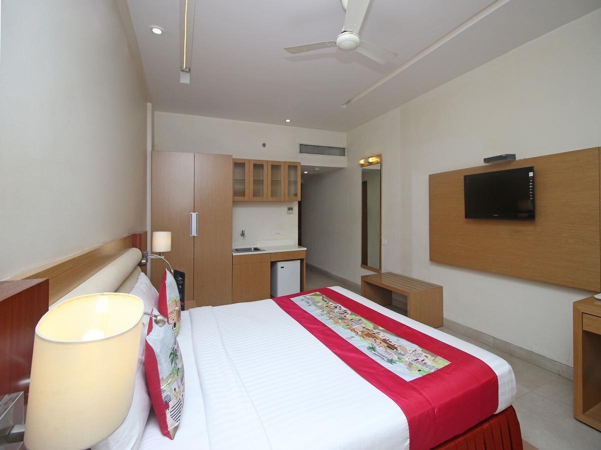 Hotel Mb International Palace Side Mysore Eksteriør billede