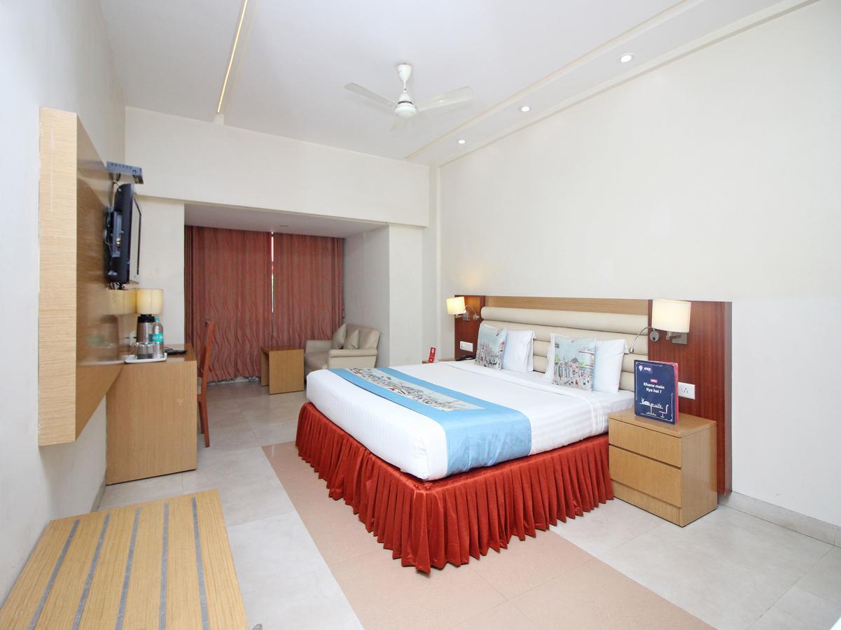 Hotel Mb International Palace Side Mysore Eksteriør billede
