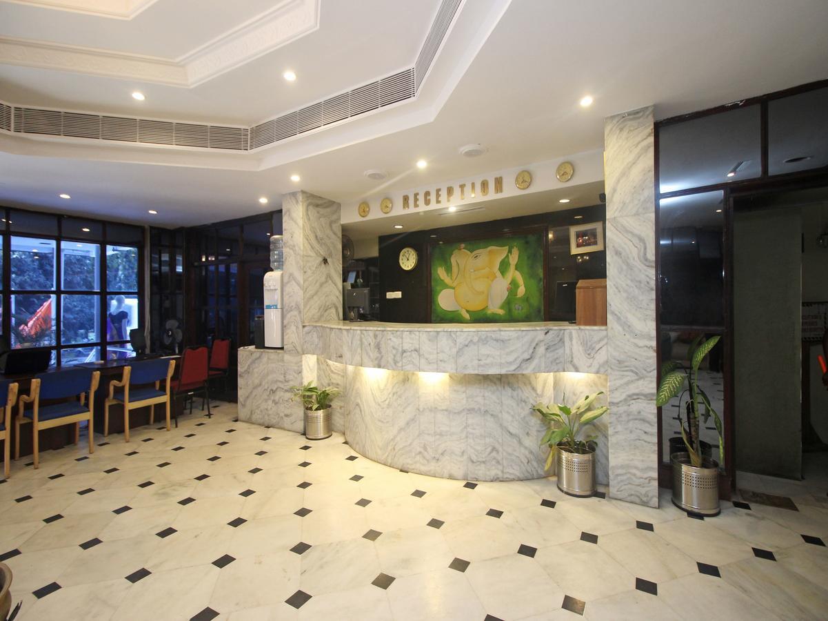 Hotel Mb International Palace Side Mysore Eksteriør billede